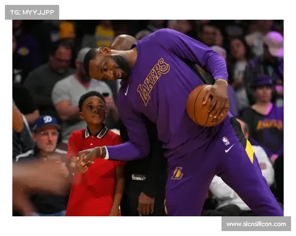 NBA严防新冠疫情:球员应避免击掌,别用球迷物品签名 NBA严防新冠疫情:球员应避免击掌,别用球迷物品签名
